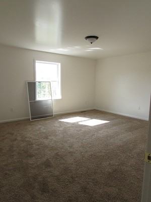 3122 Lincoln Hwy E - Photo 3 of 7