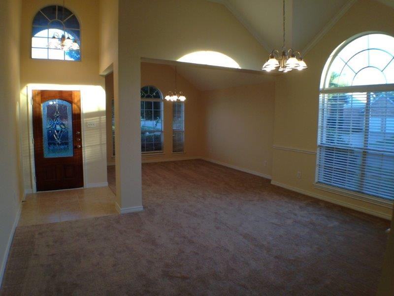 2202 Gate Pointe Way - Photo 2 of 13