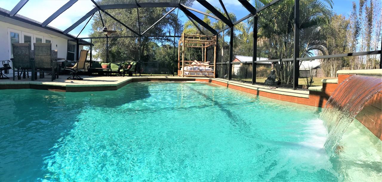 705 Matland St - Photo 3 of 47