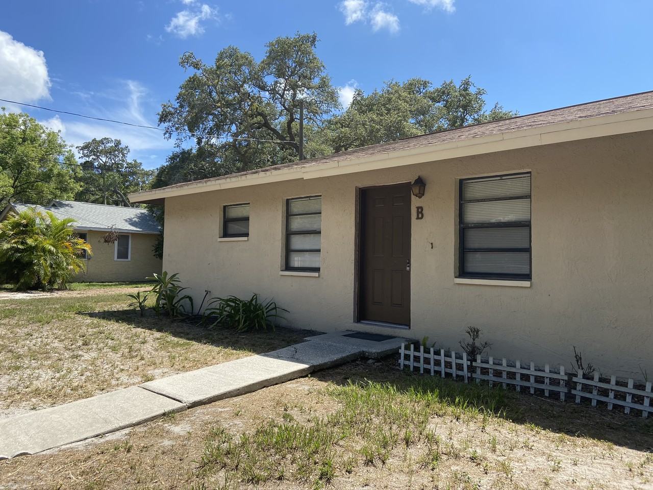 301 Woodrow Ave #B - Photo 2 of 11