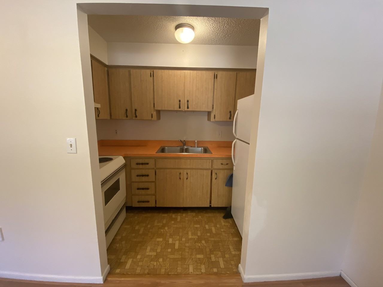 301 Woodrow Ave #B - Photo 5 of 11