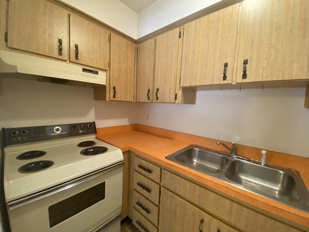 301 Woodrow Ave #B - Photo 6 of 11