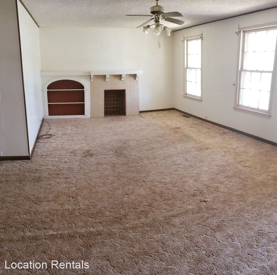 318 E Waylon Jennings Blvd - Photo 3 of 16