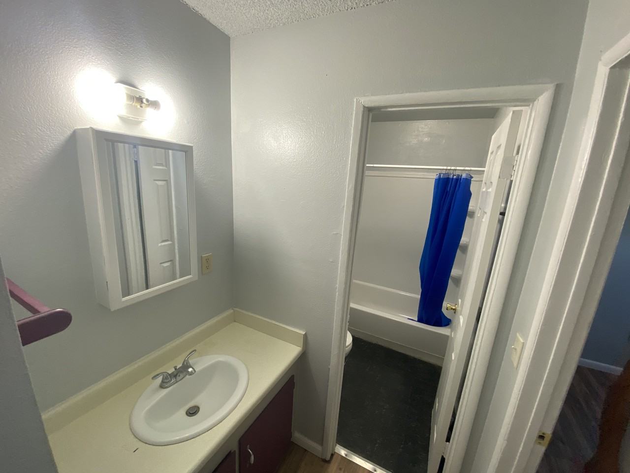 455 Moser Ave - Photo 3 of 16