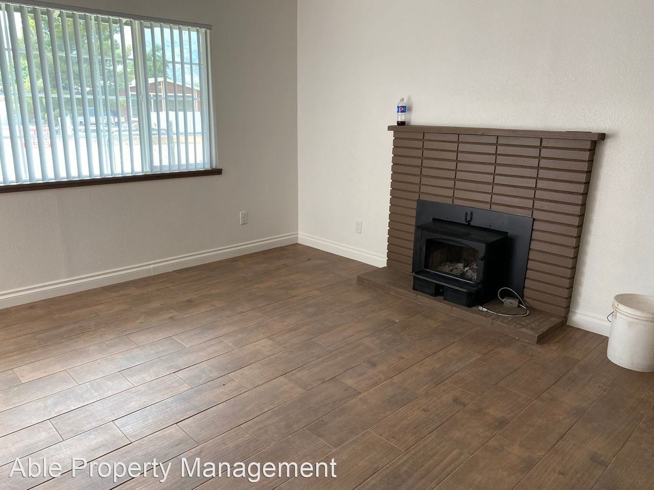 2700 Claire St - Photo 2 of 4