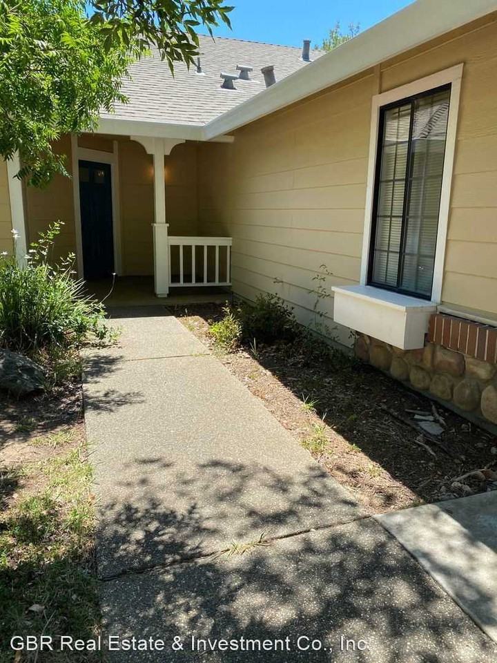 459 N Lexington Dr - Photo 3 of 22