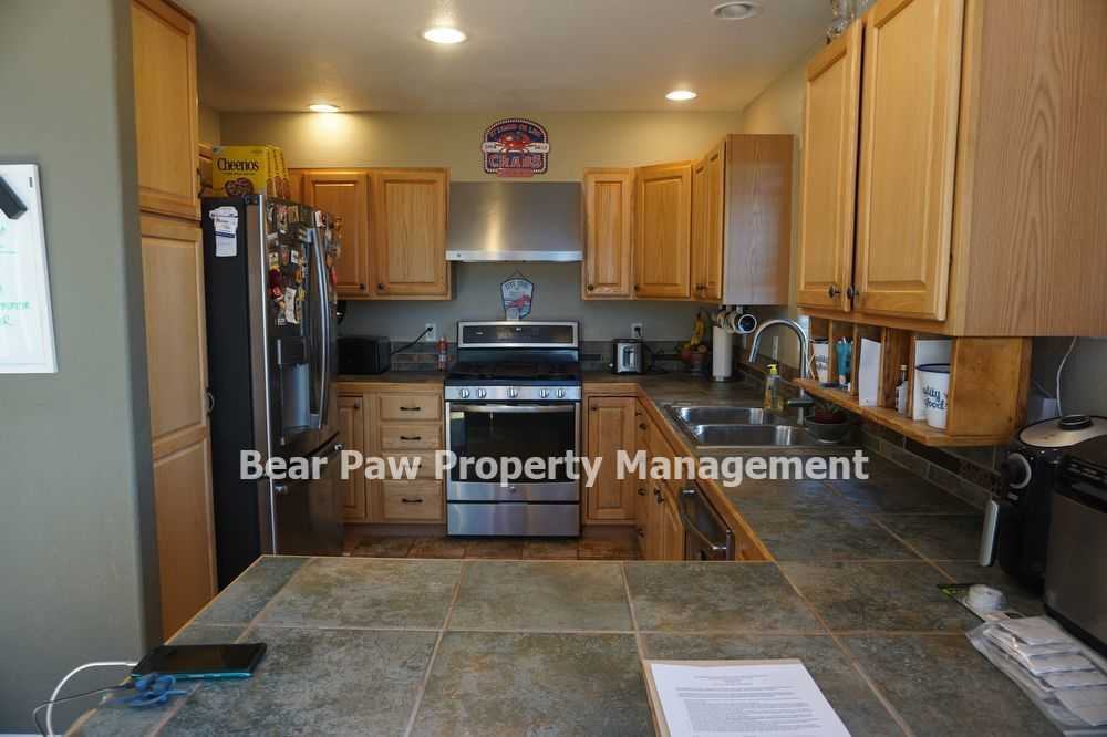 31524 Kings Valley Dr - Photo 2 of 10