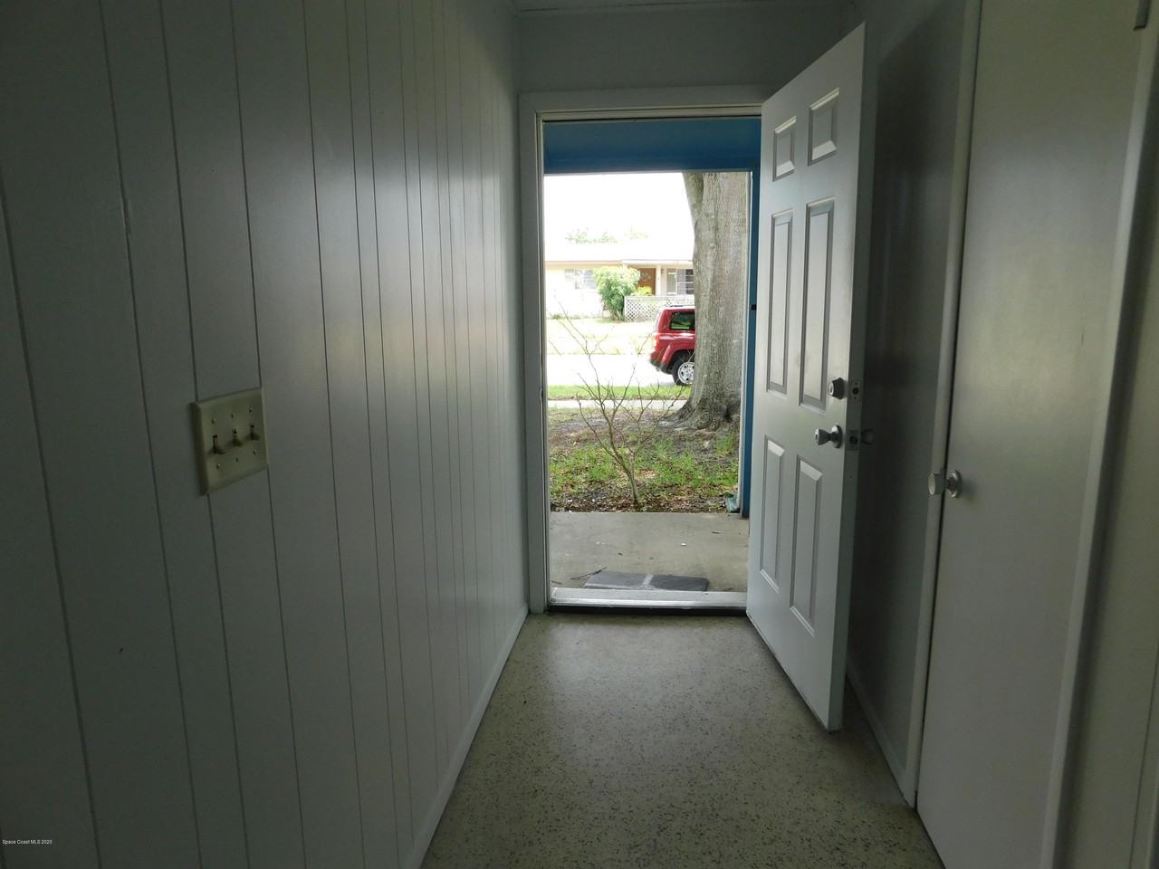 3080 Rosemarie Dr - Photo 2 of 16