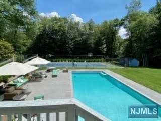 100 Broadway - Photo 2 of 11