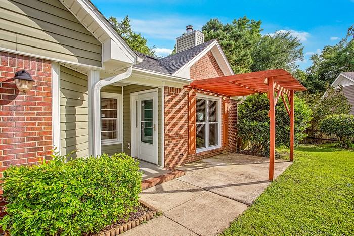 5721 Charbonneau Ct - Photo 2 of 24