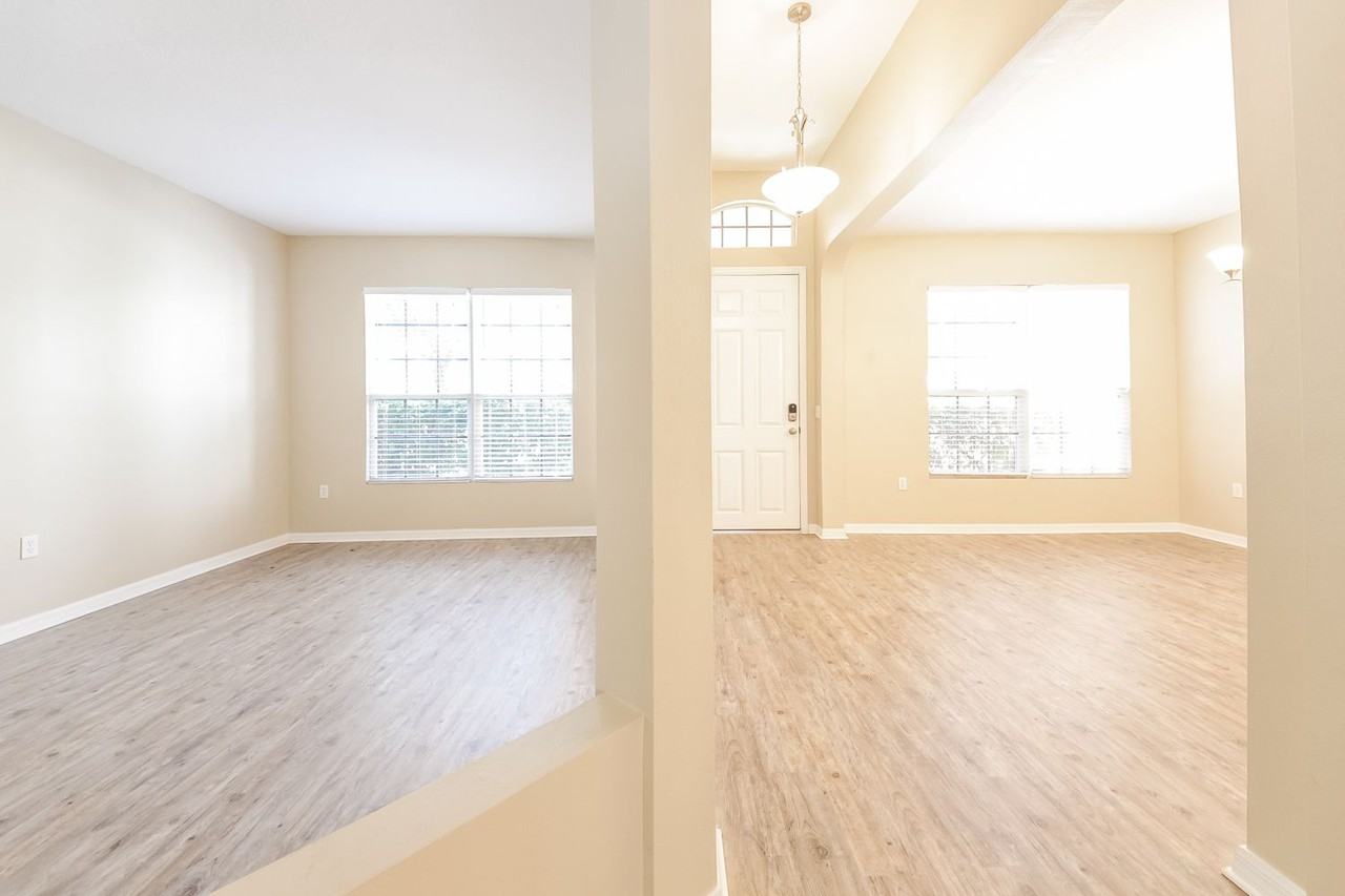 1550 Whitman Dr - Photo 2 of 20