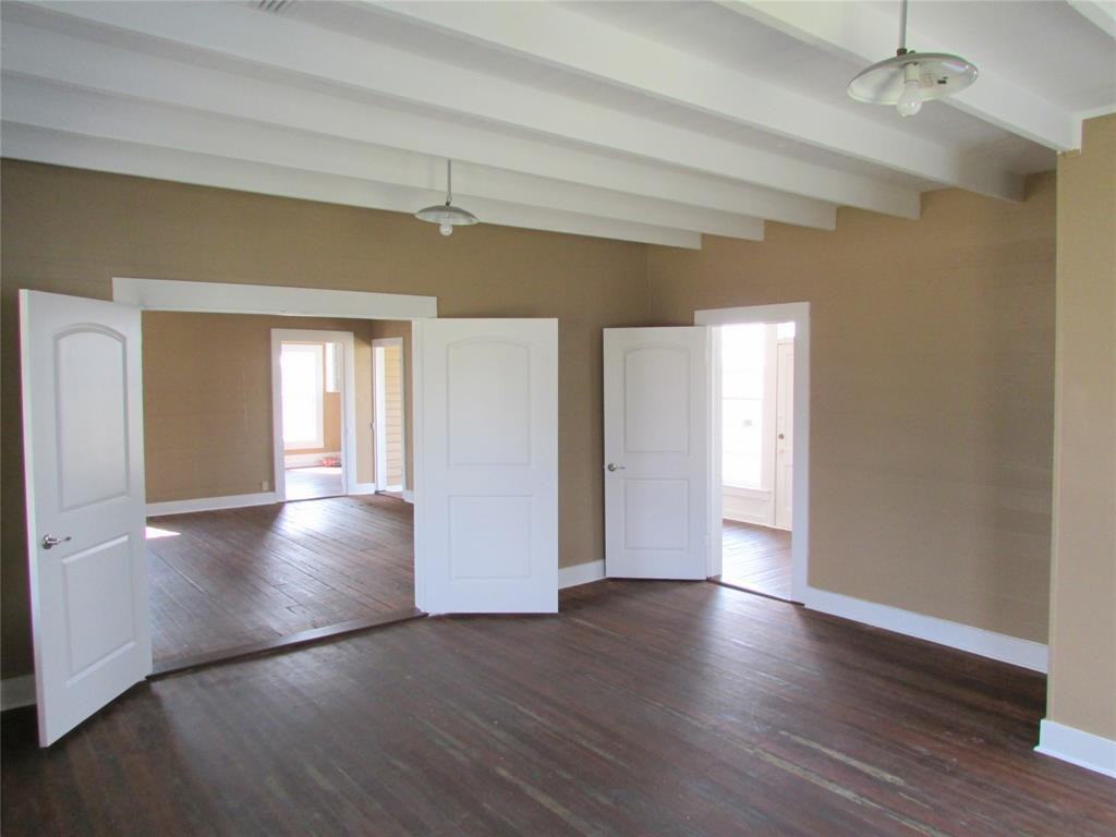 3990 Bluebonnet Blvd - Photo 2 of 10