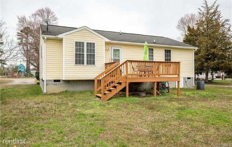 2760 Meadowbrook St - Photo 2 of 10