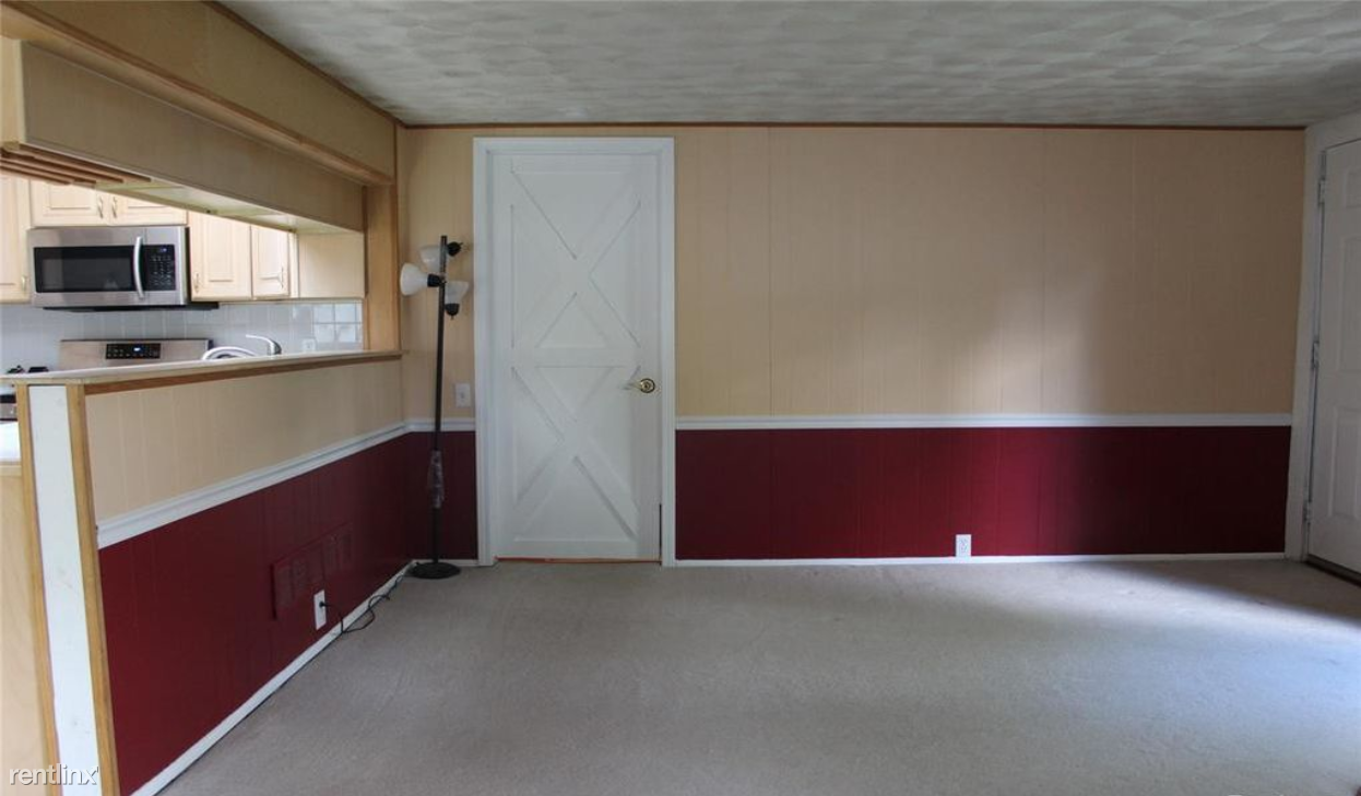 655 Robinwood Dr - Photo 2 of 10