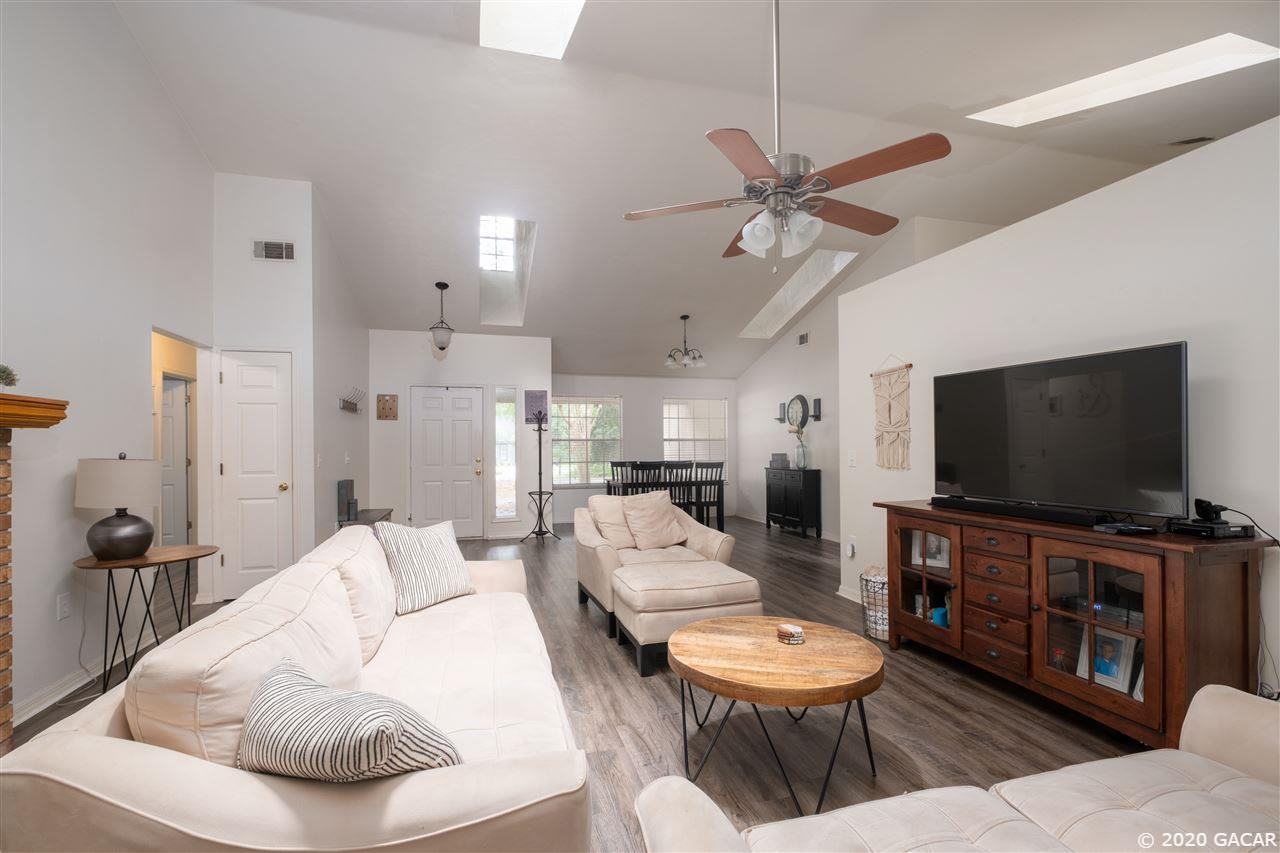 10323 Sw 55th Pl - Photo 2 of 18