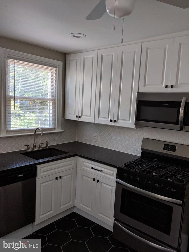 123 S Matlack St - Photo 3 of 15