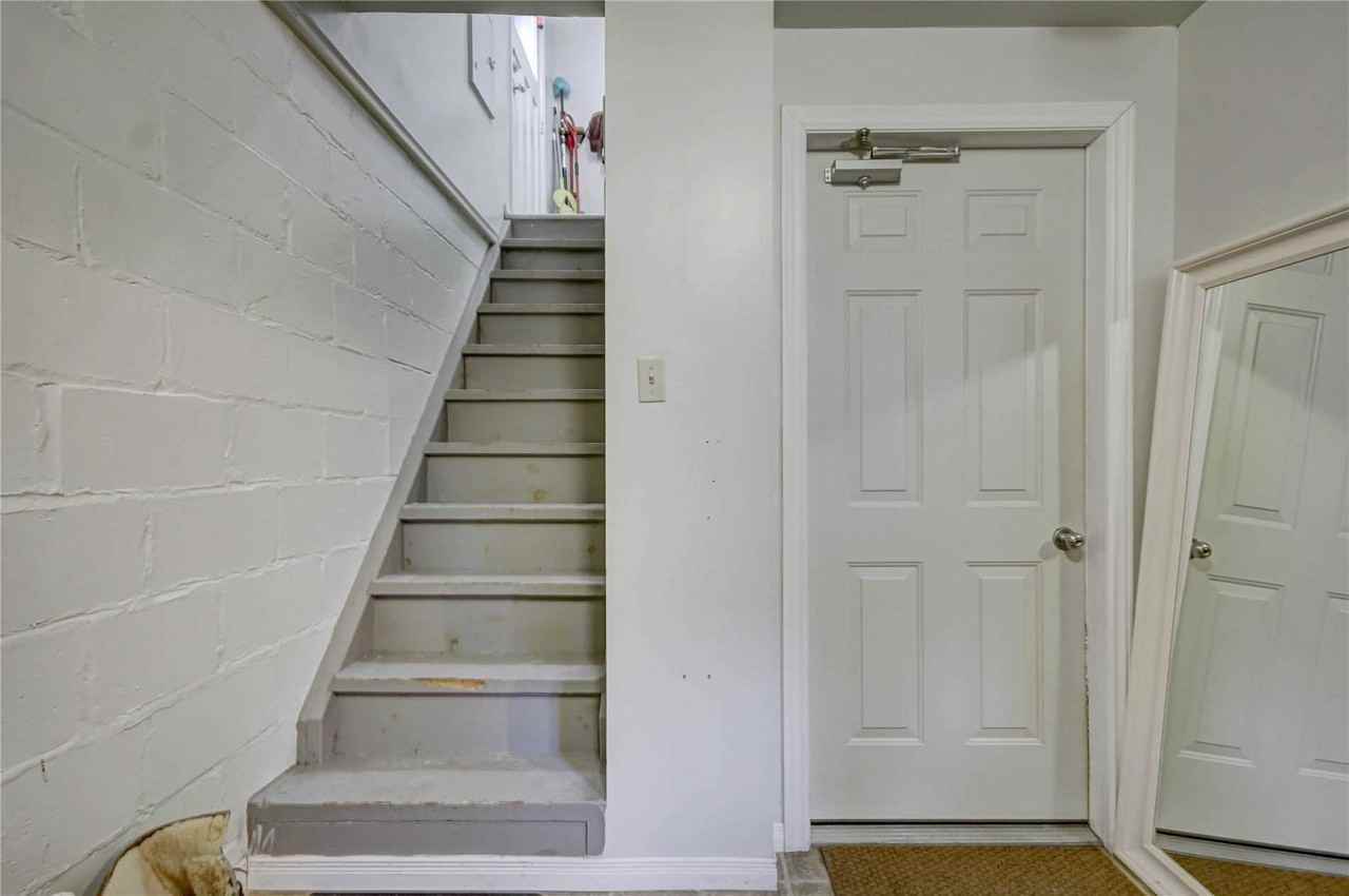 124 Marble Arch Crescent - Photo 3 of 13