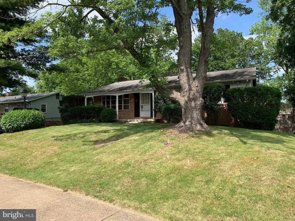 7505 Bland Dr - Photo 3 of 16