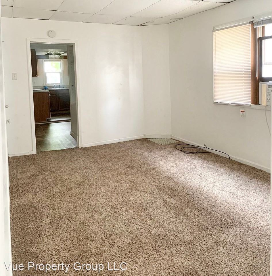 1228 Shepard Street - Photo 3 of 9