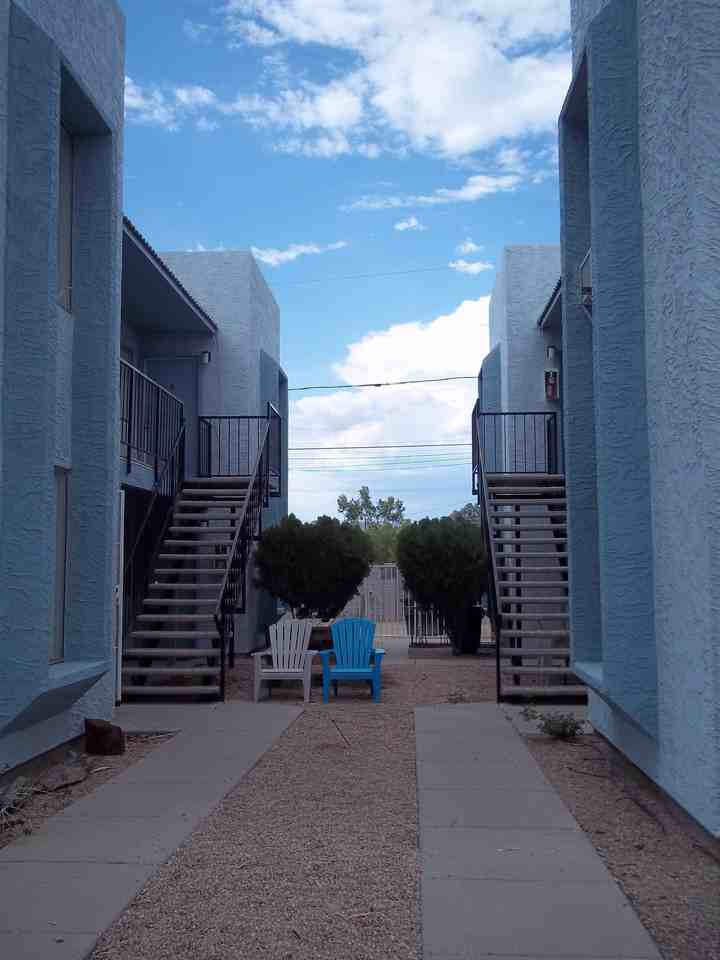 432 E 9th Ave - Photo 2 of 2