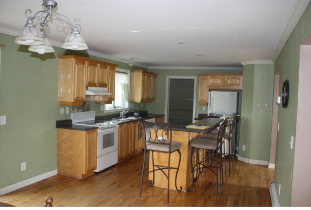 527 Willis Rd - Photo 2 of 8