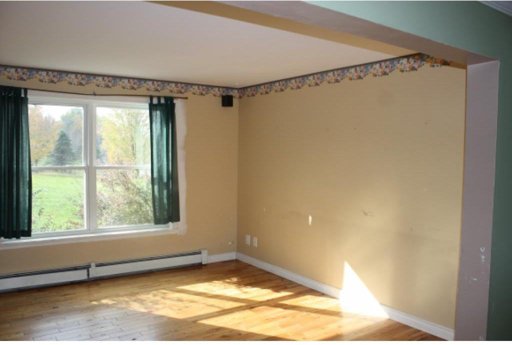 527 Willis Rd - Photo 3 of 8