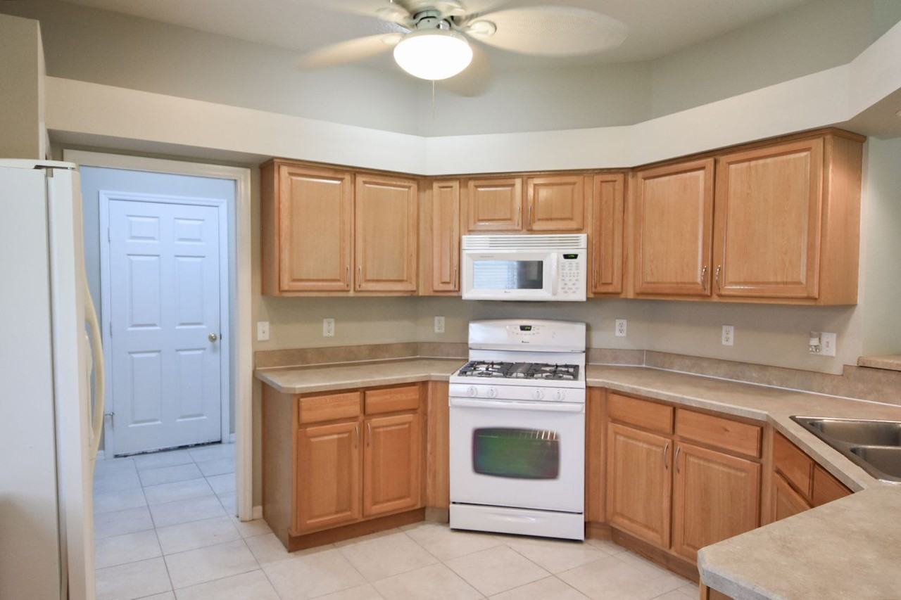 3816 Whistlewood Cir - Photo 2 of 11