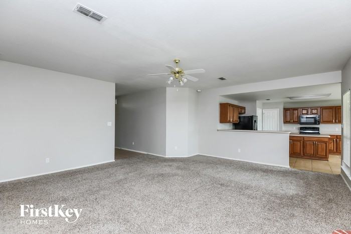 7202 Fossil Lake Dr - Photo 3 of 15