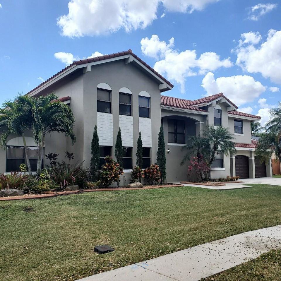 20300 Northwest 2nd Street - Photo 3 of 22