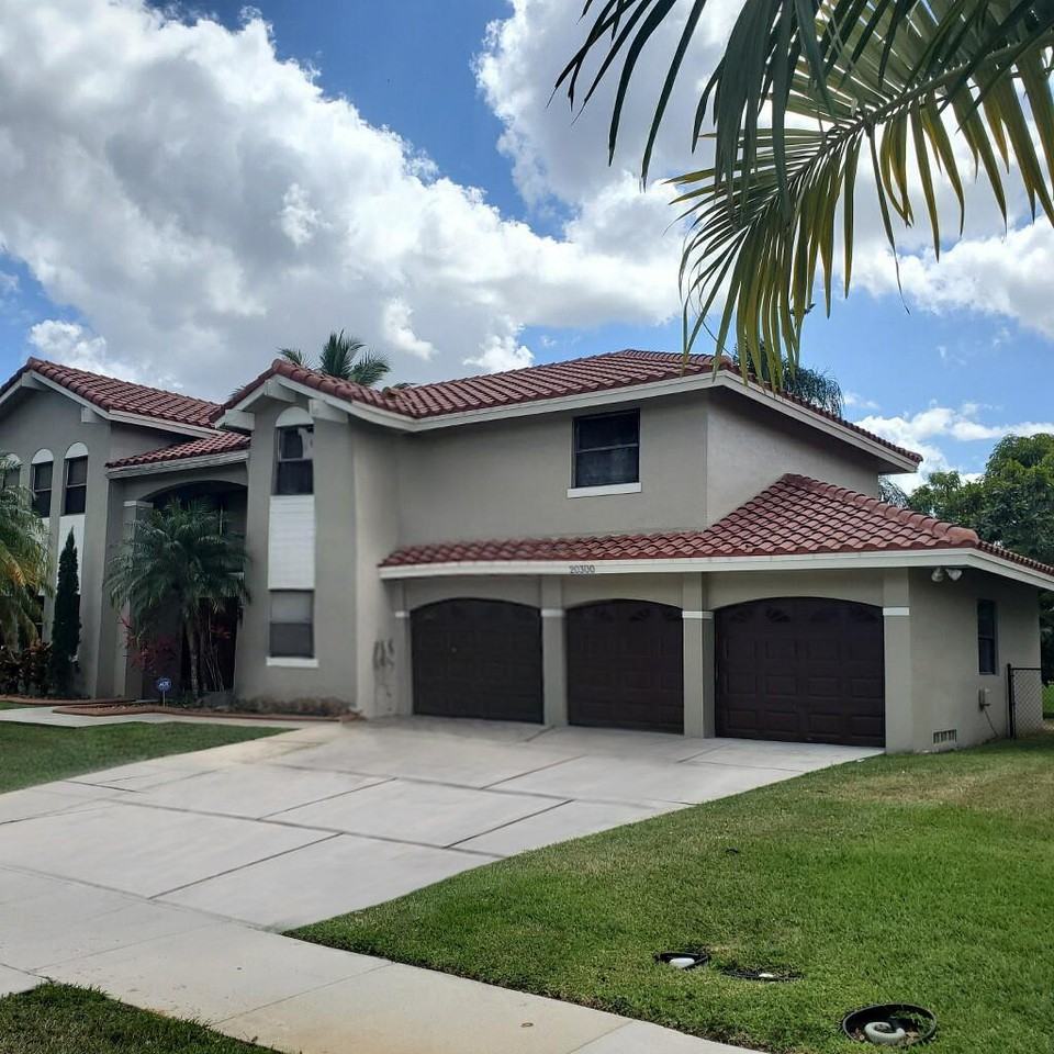 20300 Northwest 2nd Street - Photo 2 of 22