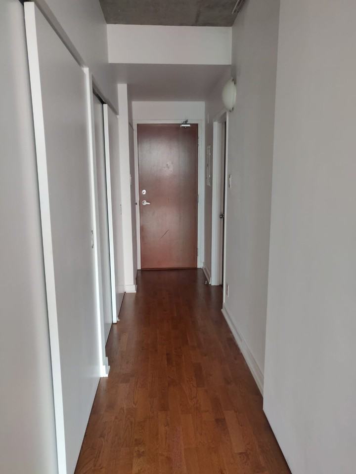 324 Laurier Avenue West - Photo 2 of 5