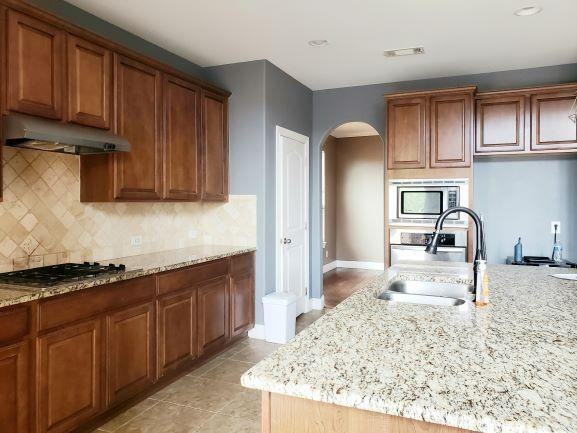 670 Princeton Way - Photo 3 of 20