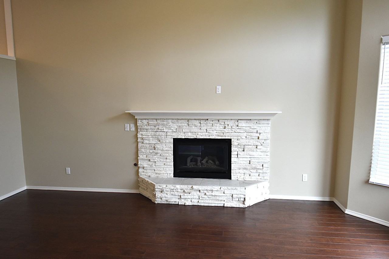 18422 Ballantrae Dr - Photo 3 of 24