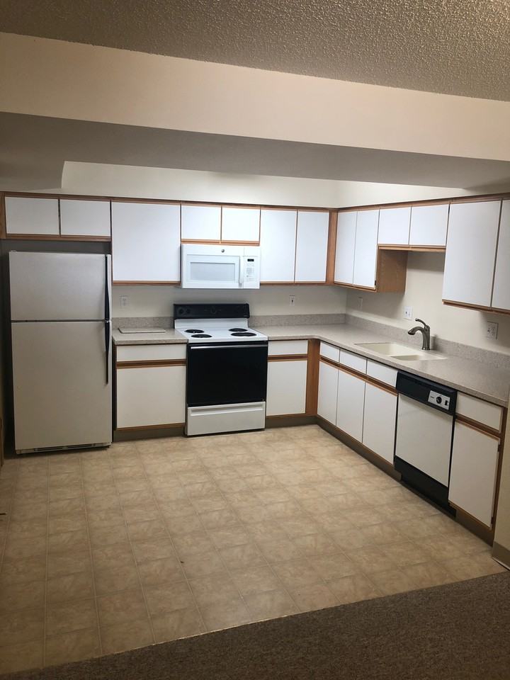 923 Boston Way - Photo 2 of 10