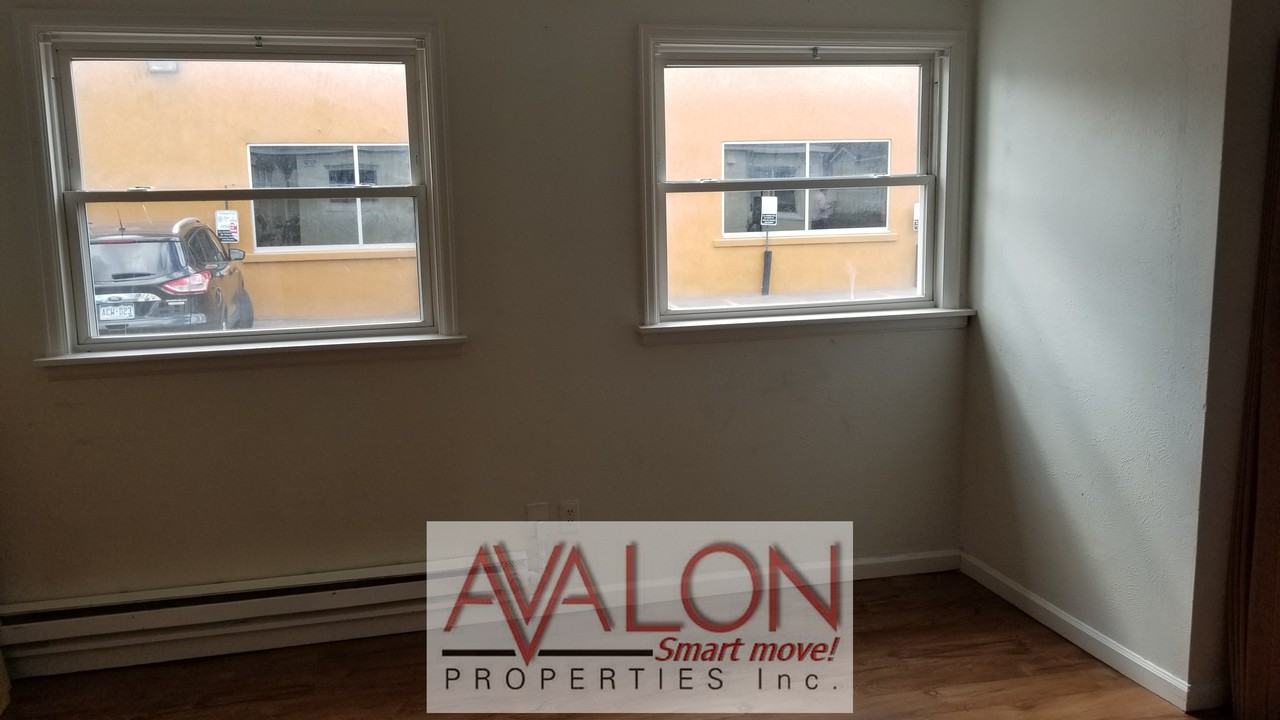 326 #1 East Colorado Avenue - Photo 3 of 3