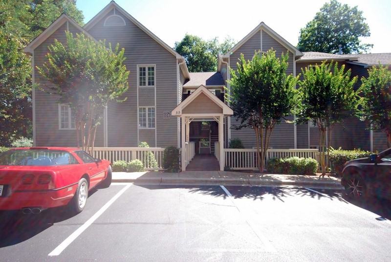 313 Glen Echo Ln #D - Photo 3 of 30