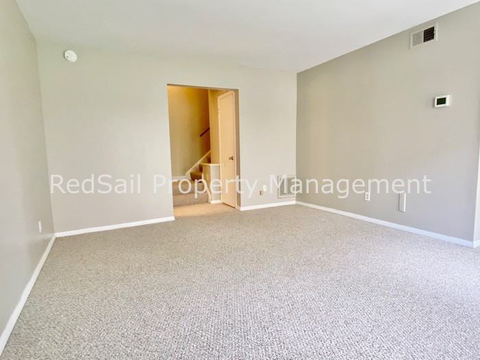 1593 Monterry Pl - Photo 3 of 18