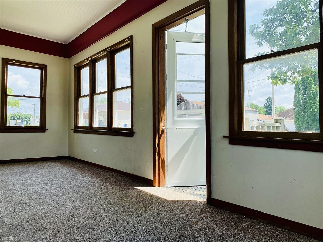 344 S Main St - Photo 3 of 8