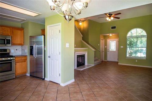 1812 Chinati Mountain Trl - Photo 3 of 8