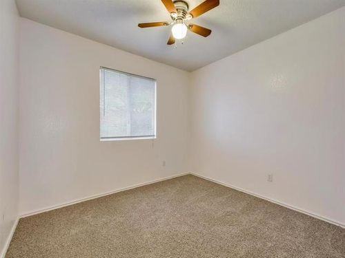 3603 Hawk View St - Photo 2 of 8