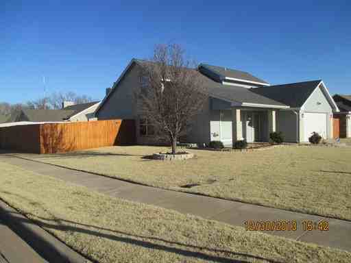 1602 SE Pinewood Dr - Photo 2 of 17