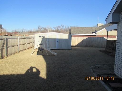 1602 SE Pinewood Dr - Photo 3 of 17