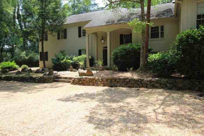 1578 W Paces Ferry Rd Nw - Photo 3 of 32