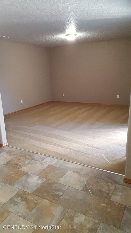 38400 SE Strawbridge Parkway - Photo 2 of 13