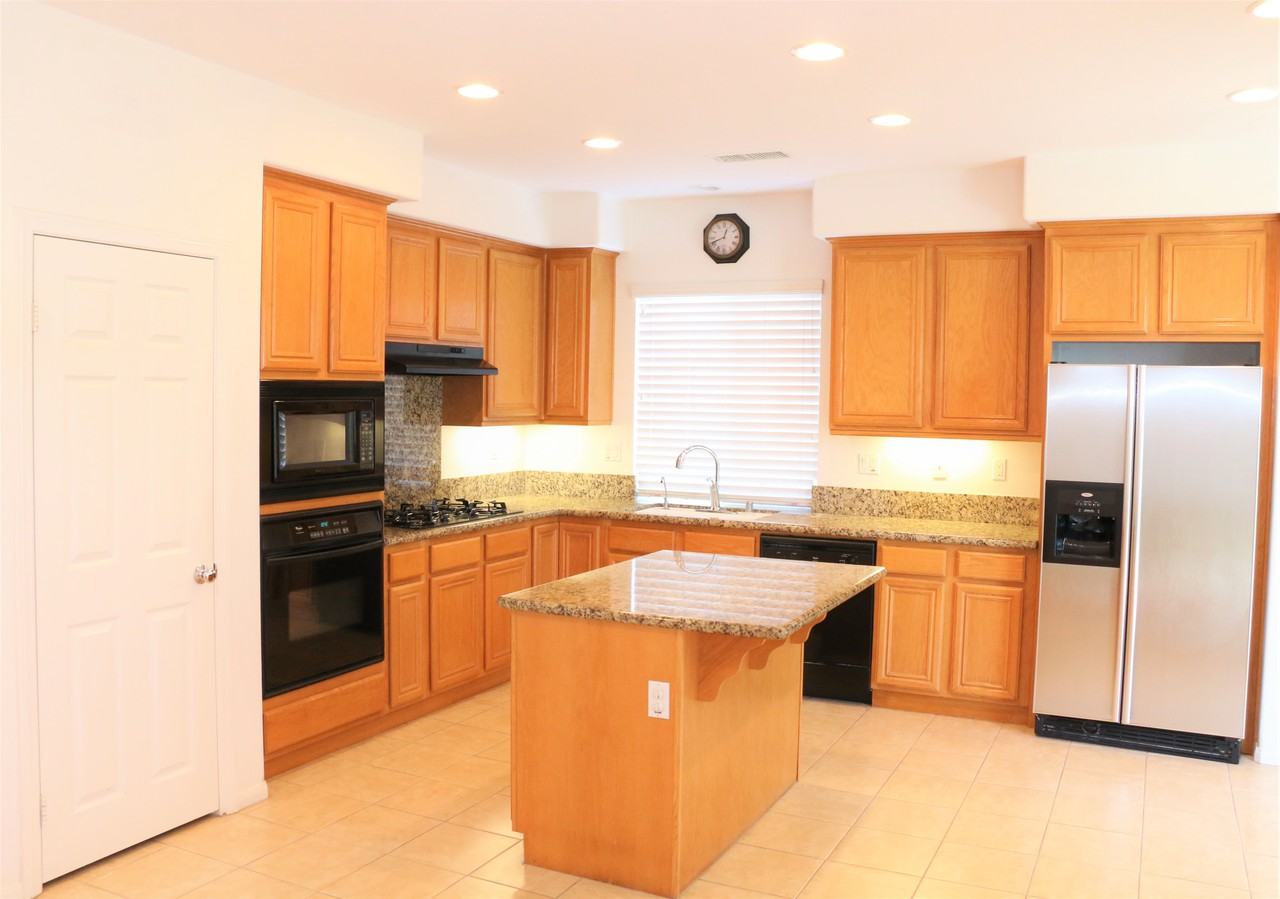 3562 Sand Ct - Photo 2 of 29