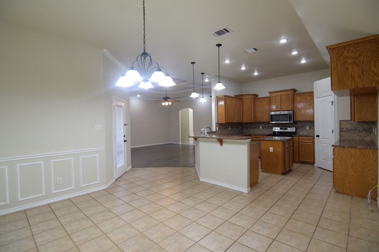 1205 Excel Dr - Photo 2 of 24