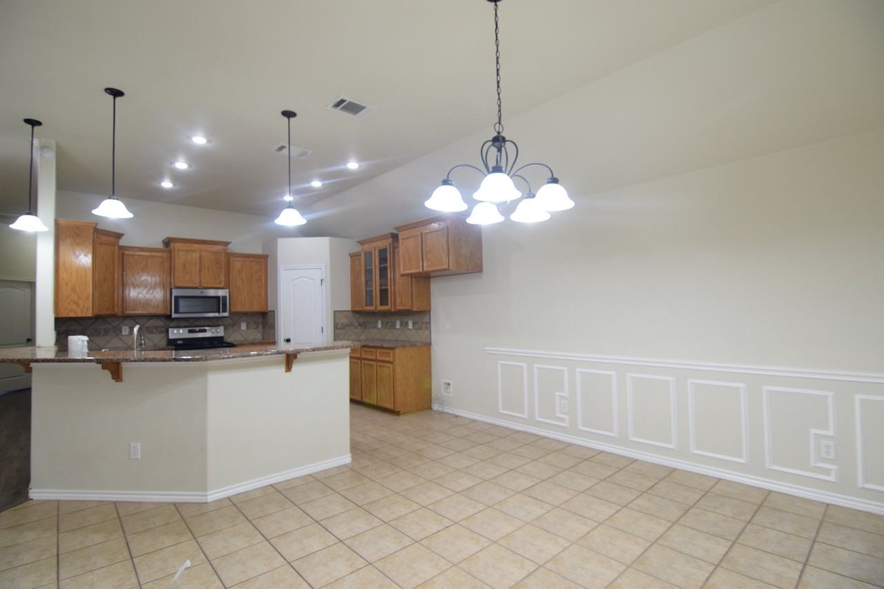 1205 Excel Dr - Photo 3 of 24