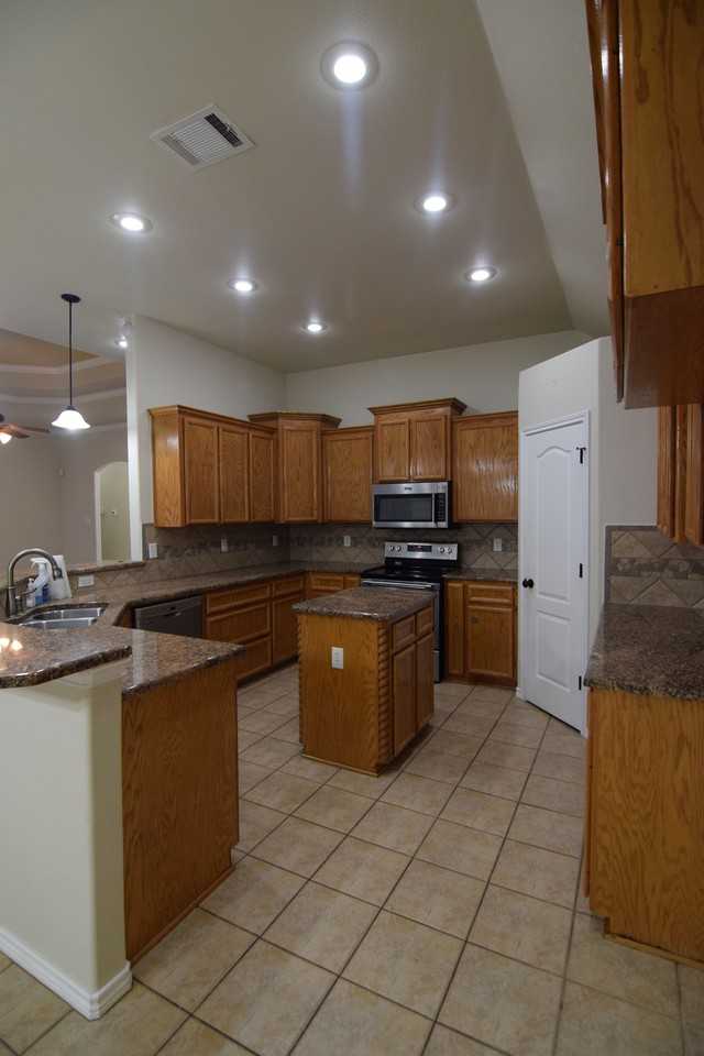 1205 Excel Dr - Photo 4 of 24