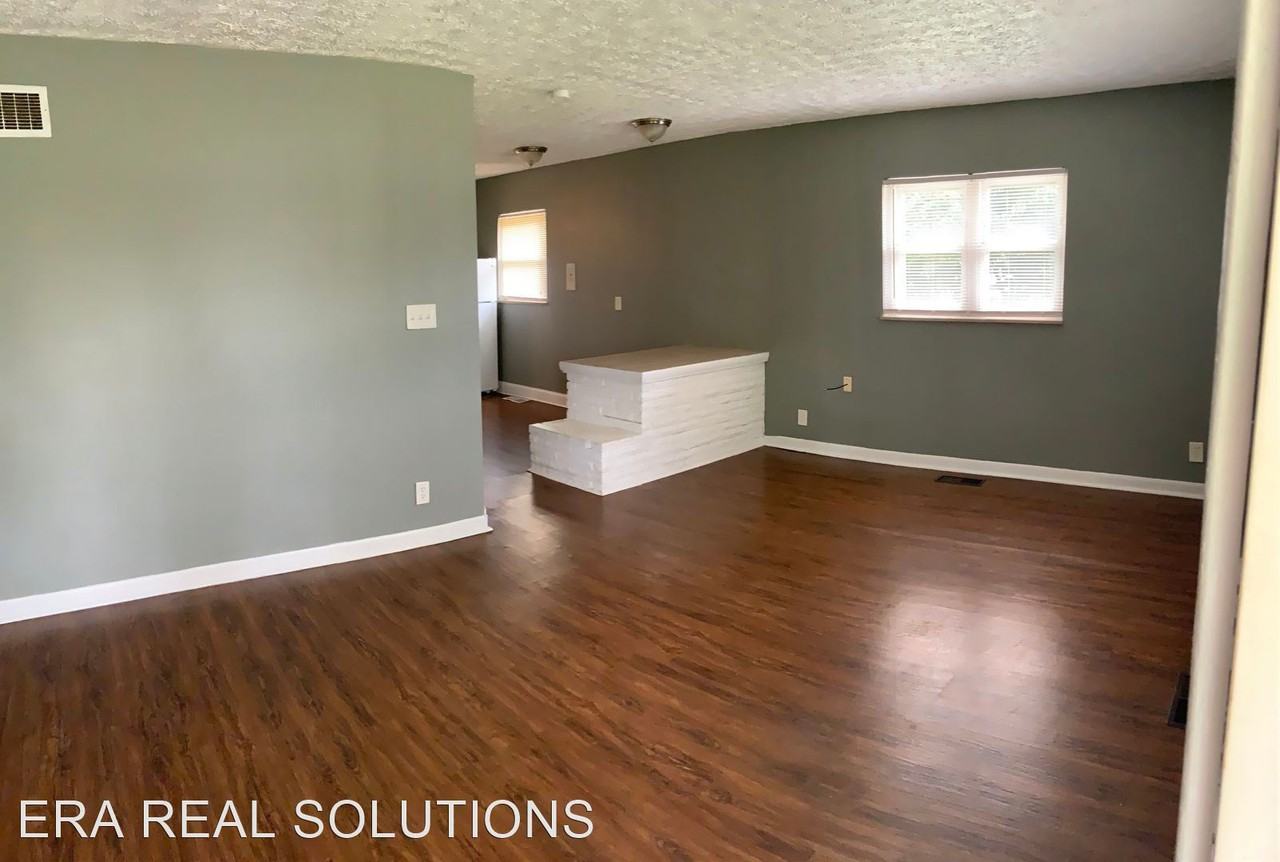 6172 Roselawn Ave - Photo 2 of 6