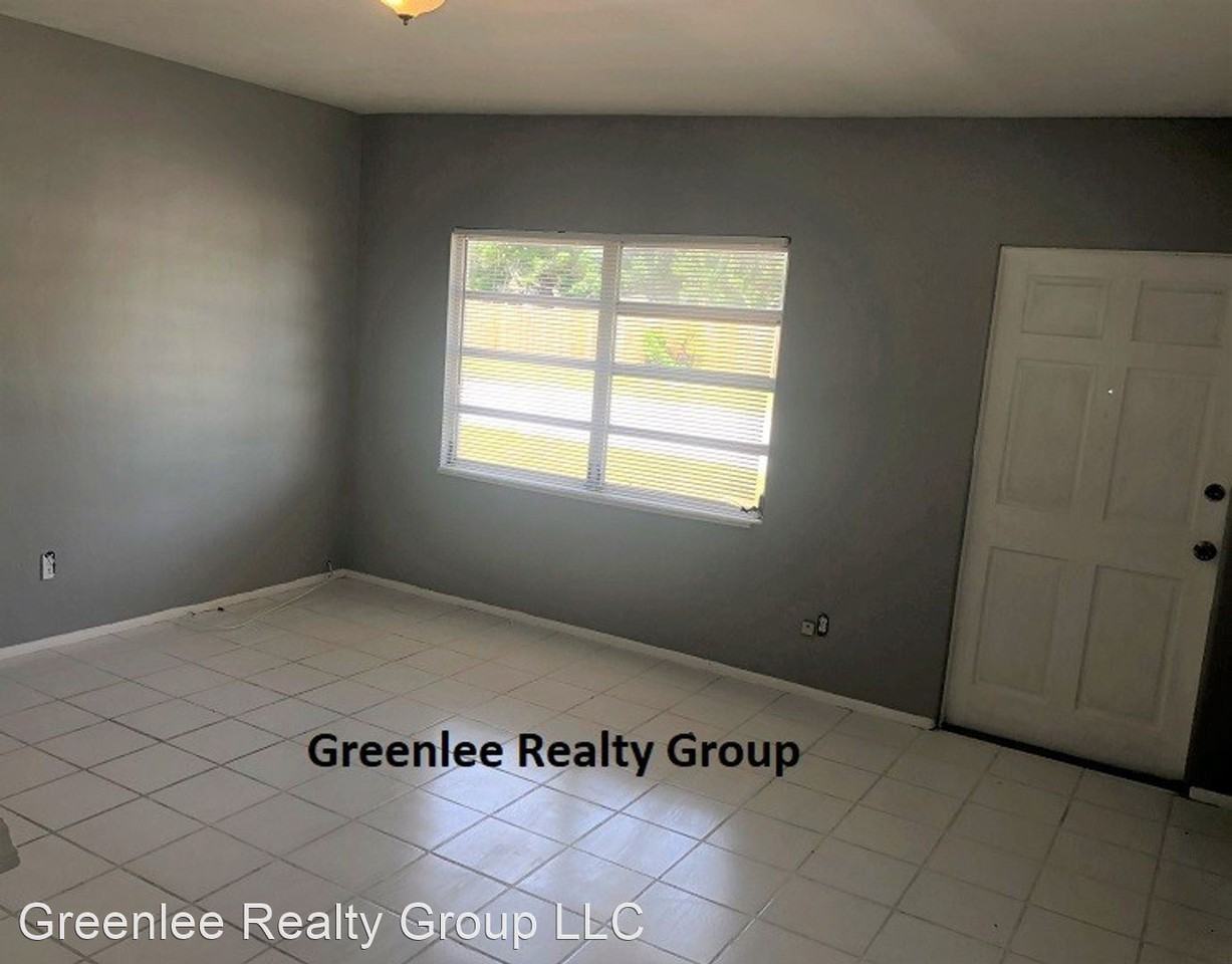 4040 Flamingo Dr - Photo 2 of 9